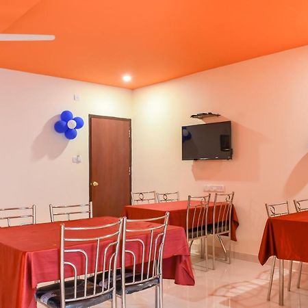 Capital O 67249 Hotel Planet Бхубанешвар Екстериор снимка