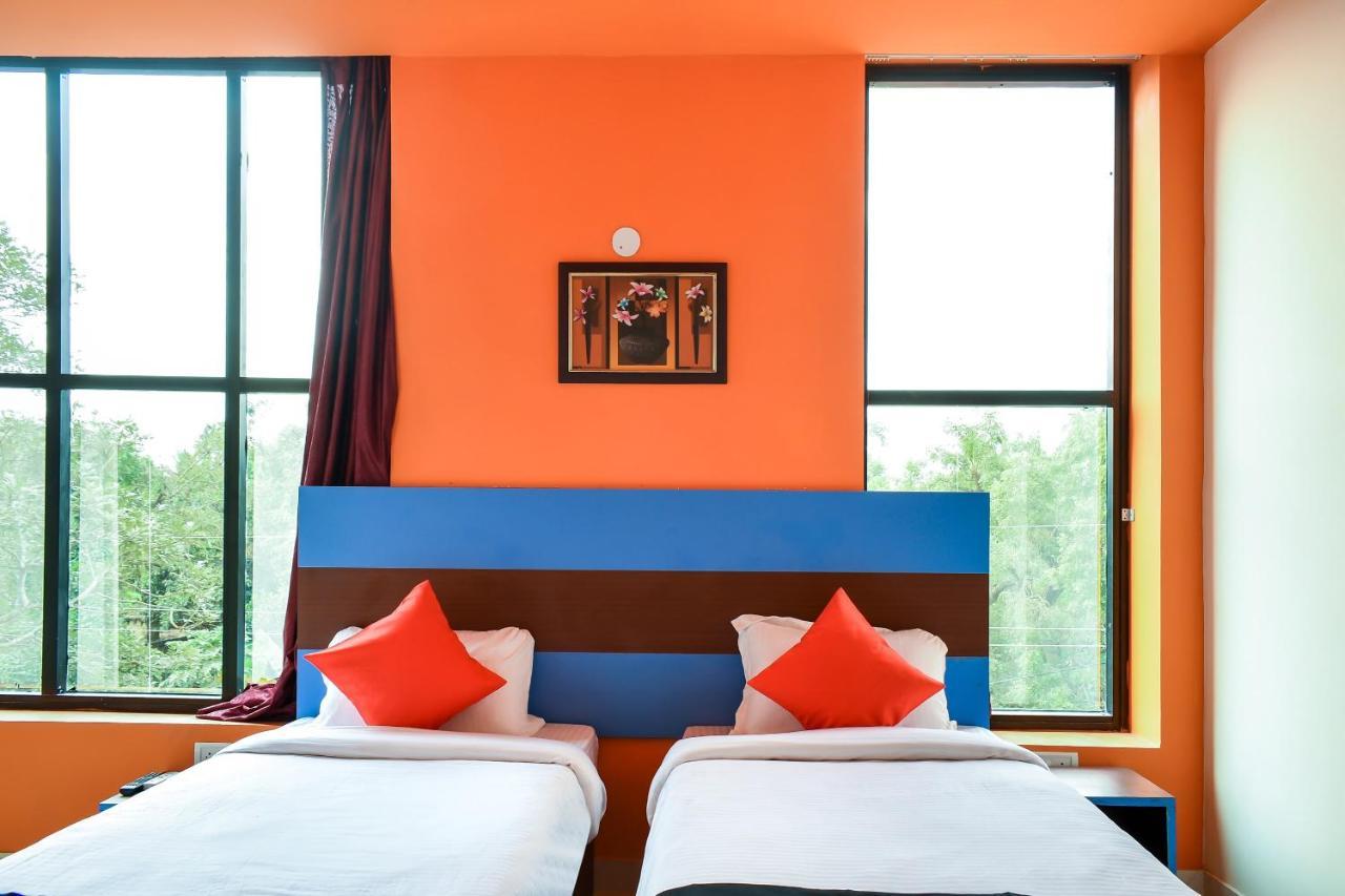 Capital O 67249 Hotel Planet Бхубанешвар Екстериор снимка
