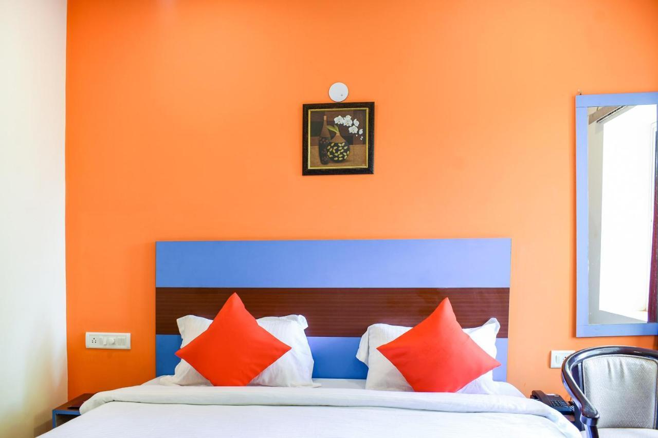 Capital O 67249 Hotel Planet Бхубанешвар Екстериор снимка